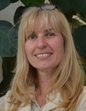 Frau mit Brille