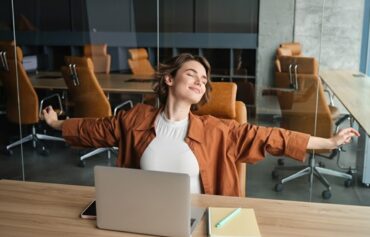 Kurze Pause, große Wirkung: Micro-Pausen für mehr Konzentration im Büro